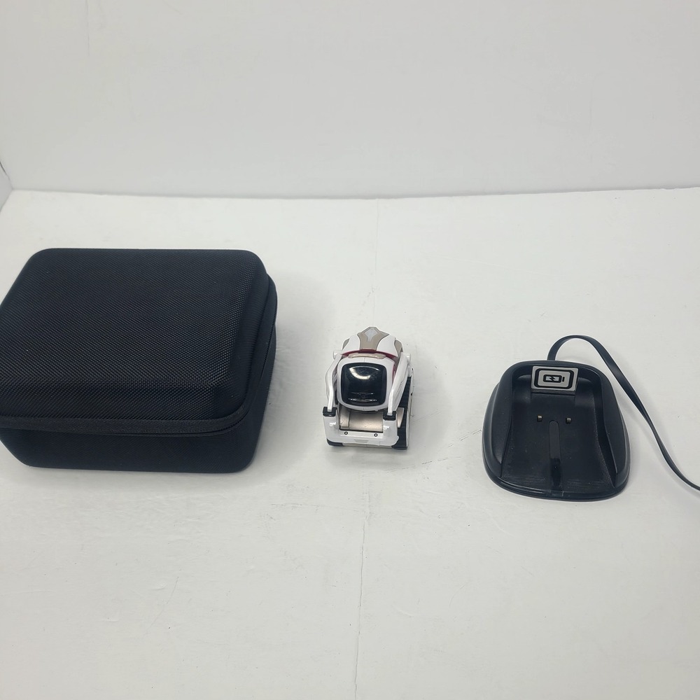 ANKI COZMO original Interactive Robot Toy + Cosmo Cubes + Charger Box - Picture 3 of 4